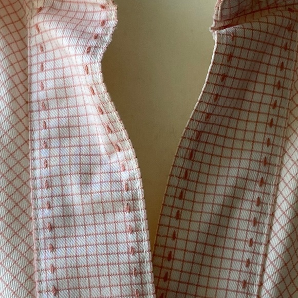 Banana Republic Tailored Fit Pink and White Button Down, Size M - Picture 3 of 8